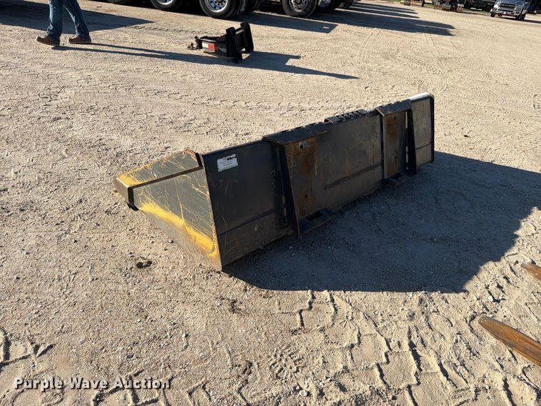 image for item FK3772 2016 New Holland L228 skid steer loader