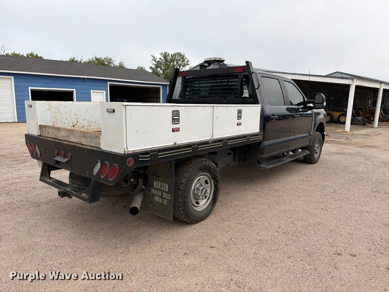 image for item FK3773 2024 Ford F250 Crew Cab flatbed pickup truck