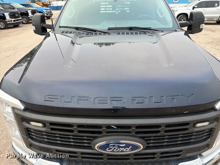 image for item FK3773 2024 Ford F250 Crew Cab flatbed pickup truck