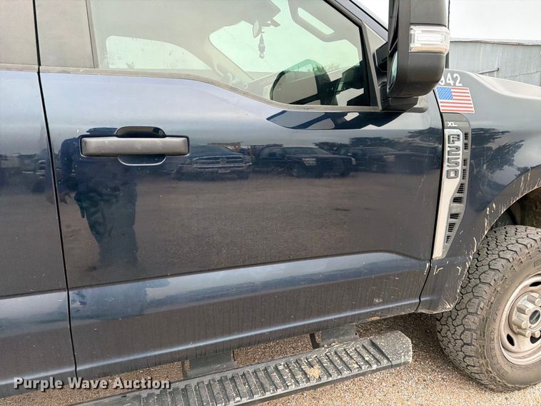 image for item FK3773 2024 Ford F250 Crew Cab flatbed pickup truck