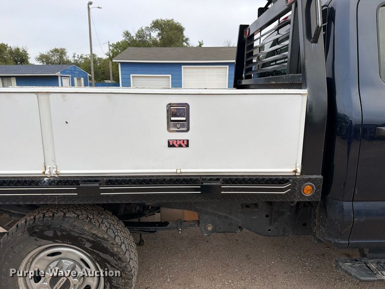 image for item FK3773 2024 Ford F250 Crew Cab flatbed pickup truck