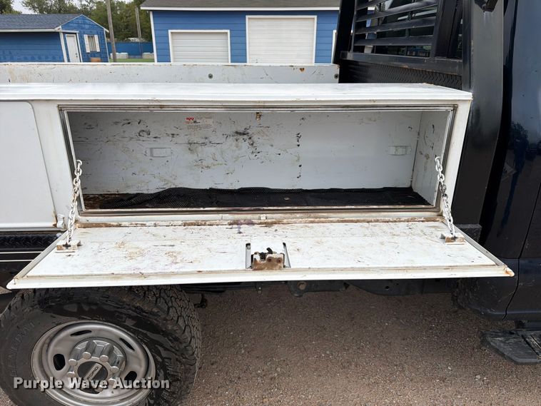 image for item FK3773 2024 Ford F250 Crew Cab flatbed pickup truck