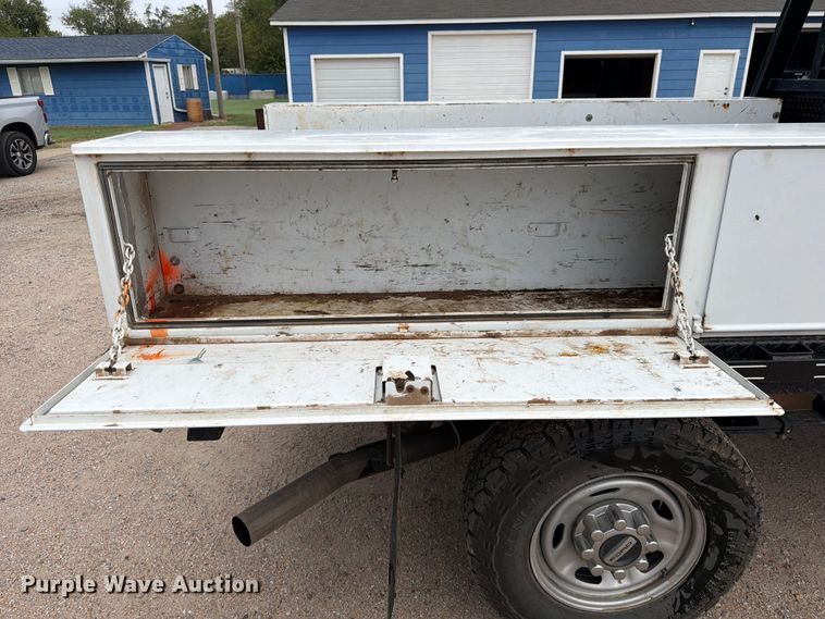image for item FK3773 2024 Ford F250 Crew Cab flatbed pickup truck