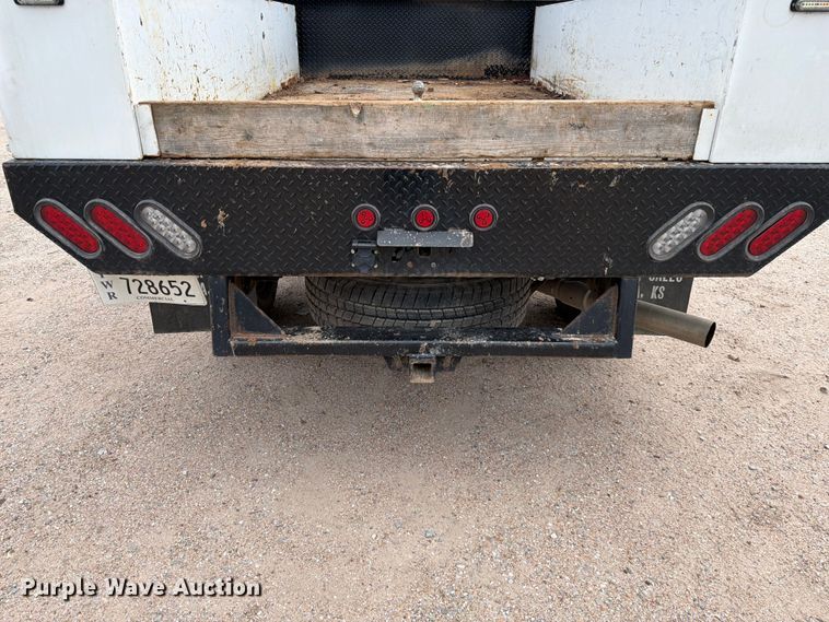 image for item FK3773 2024 Ford F250 Crew Cab flatbed pickup truck