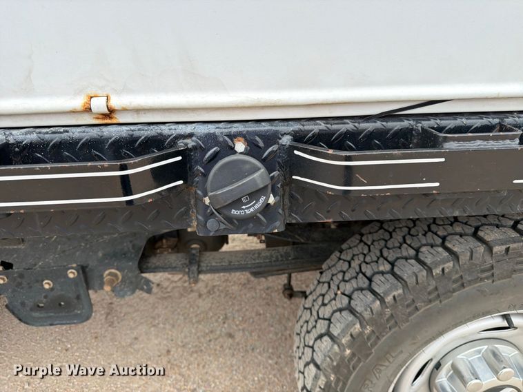 image for item FK3773 2024 Ford F250 Crew Cab flatbed pickup truck