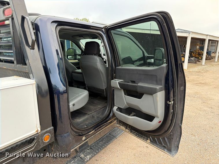 image for item FK3773 2024 Ford F250 Crew Cab flatbed pickup truck