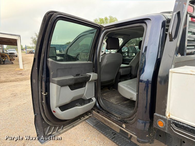 image for item FK3773 2024 Ford F250 Crew Cab flatbed pickup truck
