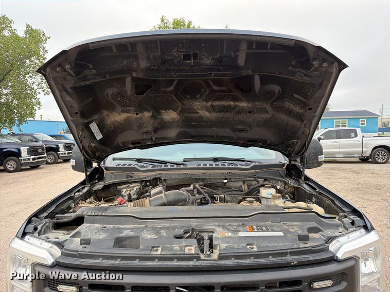 image for item FK3773 2024 Ford F250 Crew Cab flatbed pickup truck