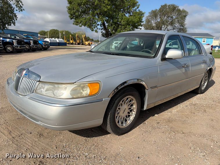 image for item FK3774 1999 Lincoln Town Car 