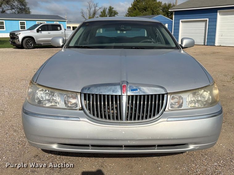 image for item FK3774 1999 Lincoln Town Car 