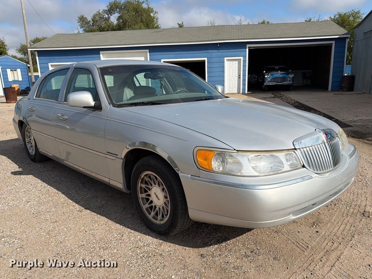 image for item FK3774 1999 Lincoln Town Car 