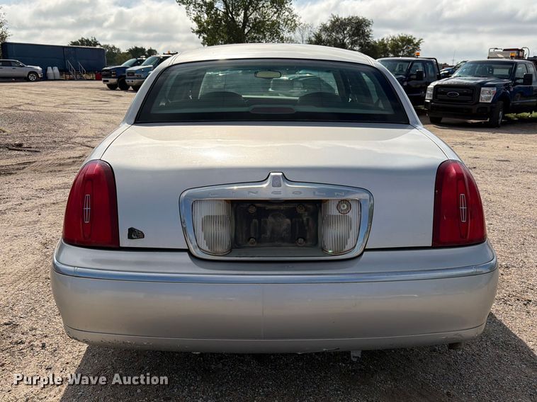 image for item FK3774 1999 Lincoln Town Car 