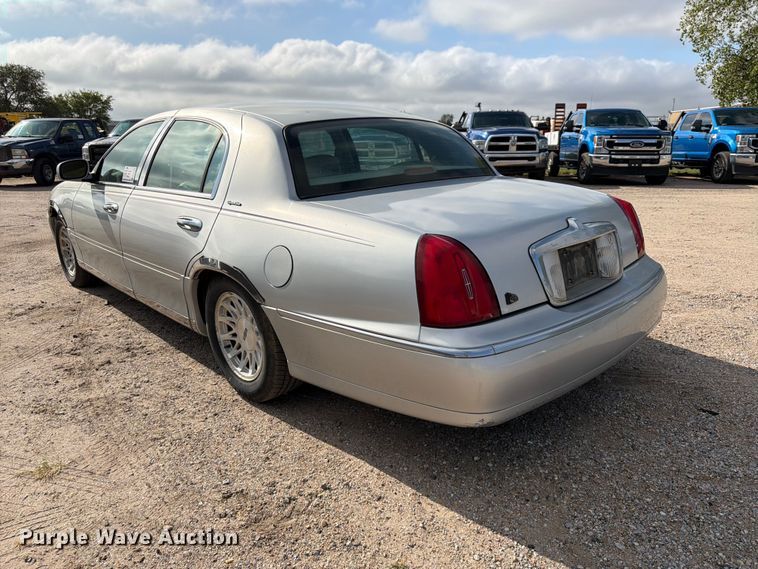 image for item FK3774 1999 Lincoln Town Car 