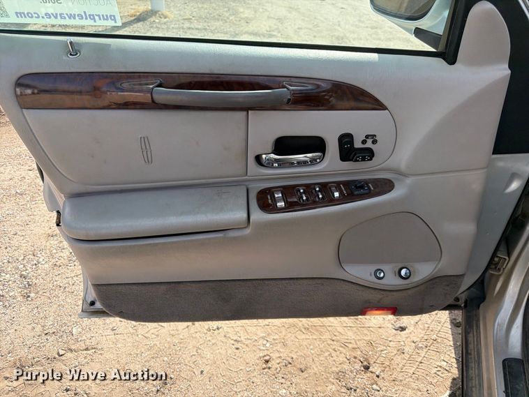 image for item FK3774 1999 Lincoln Town Car 