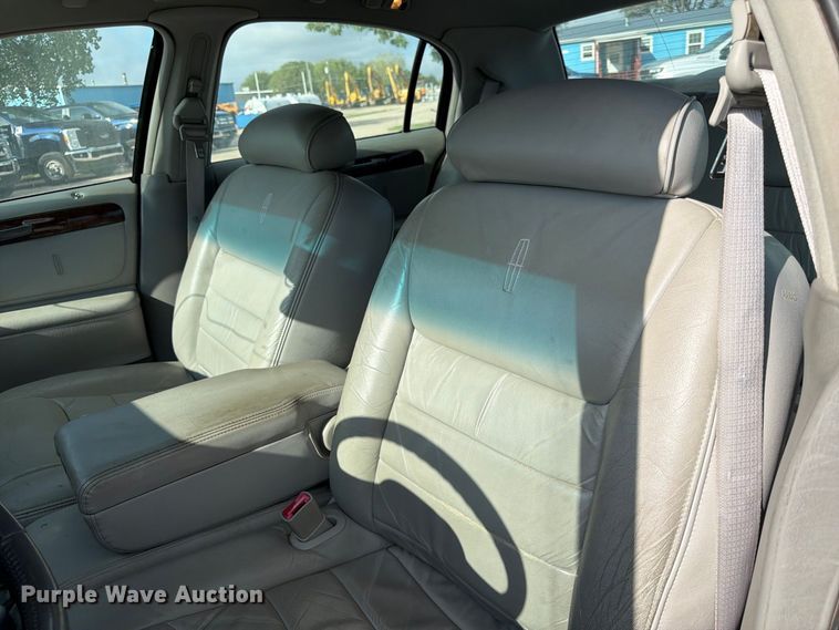 image for item FK3774 1999 Lincoln Town Car 