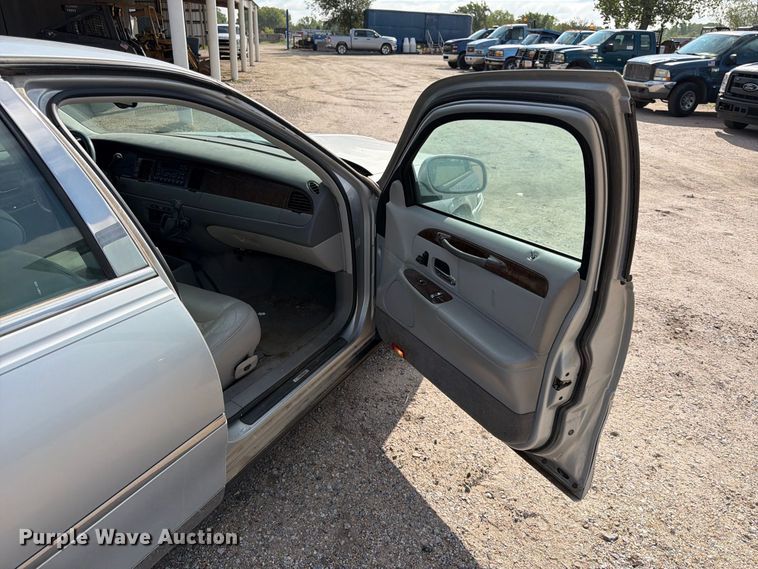 image for item FK3774 1999 Lincoln Town Car 