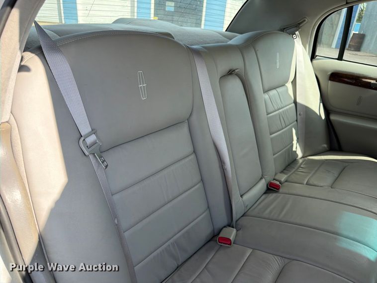 image for item FK3774 1999 Lincoln Town Car 