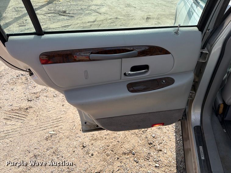image for item FK3774 1999 Lincoln Town Car 