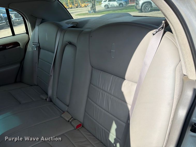 image for item FK3774 1999 Lincoln Town Car 