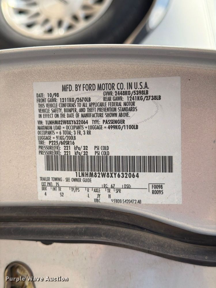 image for item FK3774 1999 Lincoln Town Car 