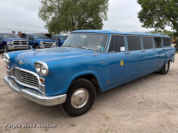 image for item FK3776 1965 Checker Aerobus limousine