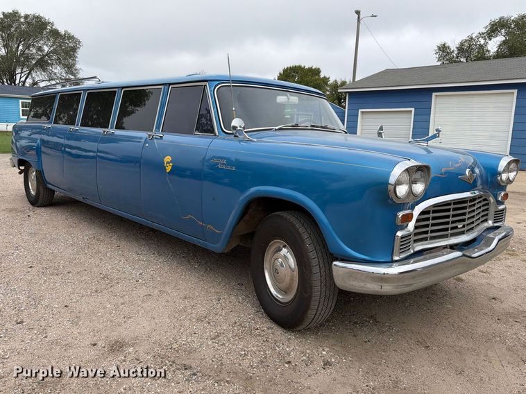 image for item FK3776 1965 Checker Aerobus limousine