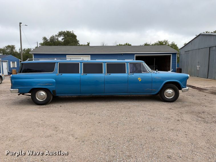 image for item FK3776 1965 Checker Aerobus limousine
