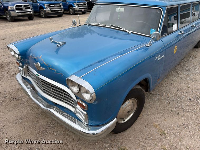 image for item FK3776 1965 Checker Aerobus limousine