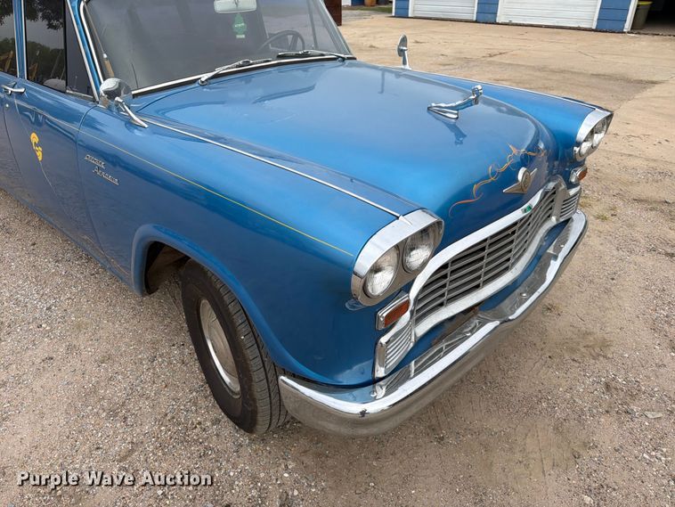 image for item FK3776 1965 Checker Aerobus limousine