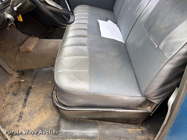 image for item FK3776 1965 Checker Aerobus limousine