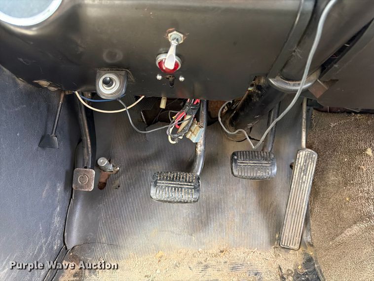 image for item FK3776 1965 Checker Aerobus limousine