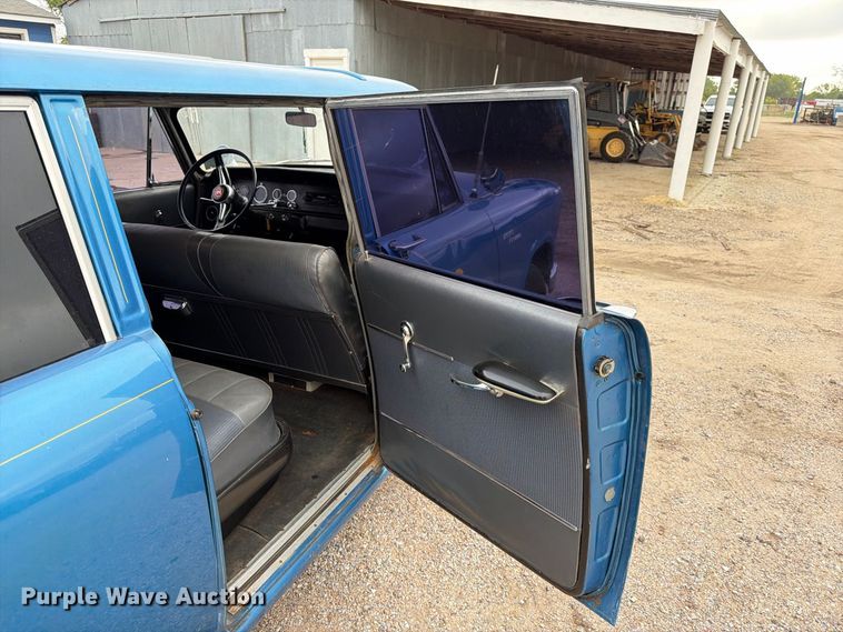 image for item FK3776 1965 Checker Aerobus limousine