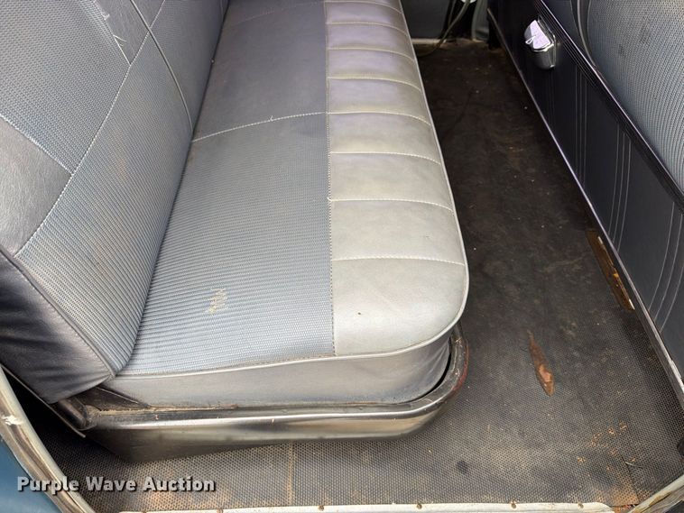 image for item FK3776 1965 Checker Aerobus limousine
