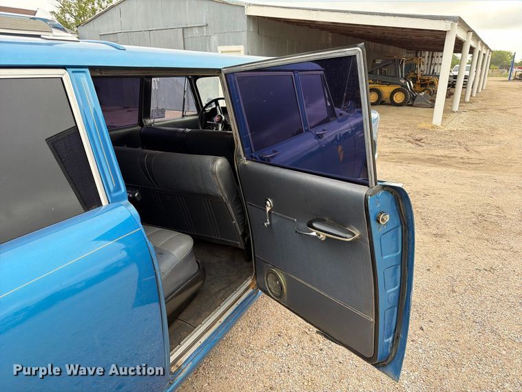 image for item FK3776 1965 Checker Aerobus limousine