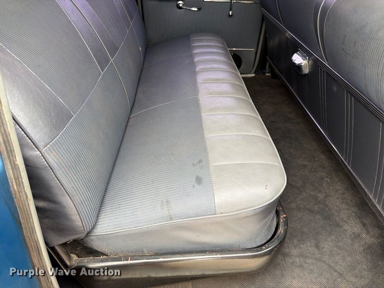 image for item FK3776 1965 Checker Aerobus limousine