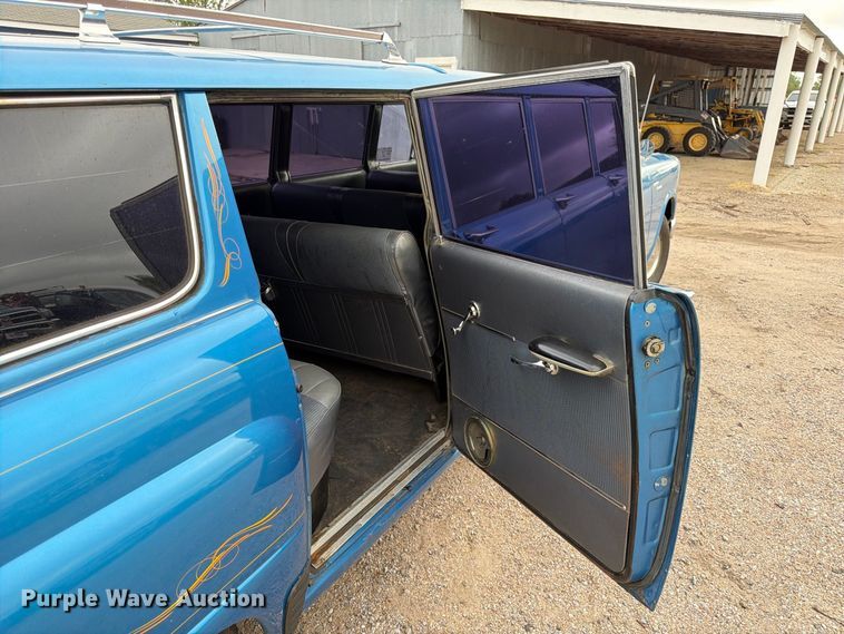 image for item FK3776 1965 Checker Aerobus limousine
