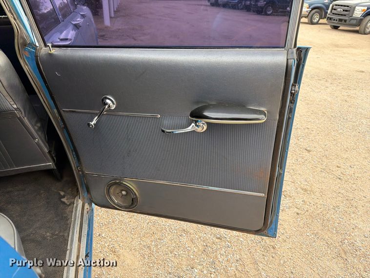 image for item FK3776 1965 Checker Aerobus limousine