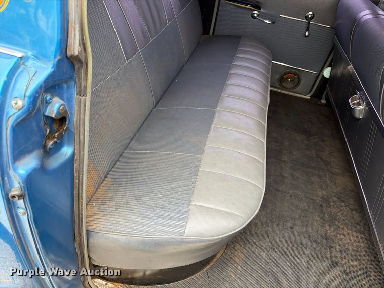 image for item FK3776 1965 Checker Aerobus limousine