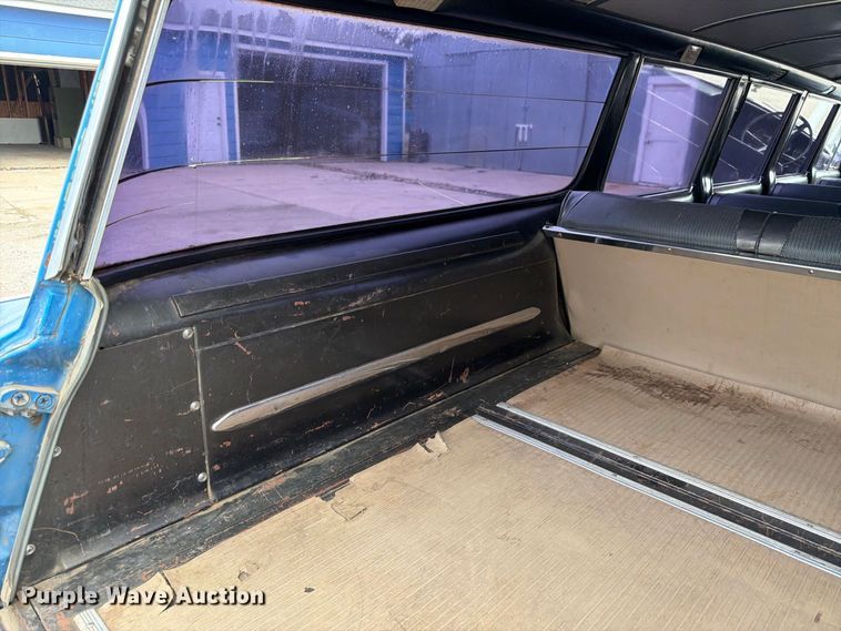 image for item FK3776 1965 Checker Aerobus limousine