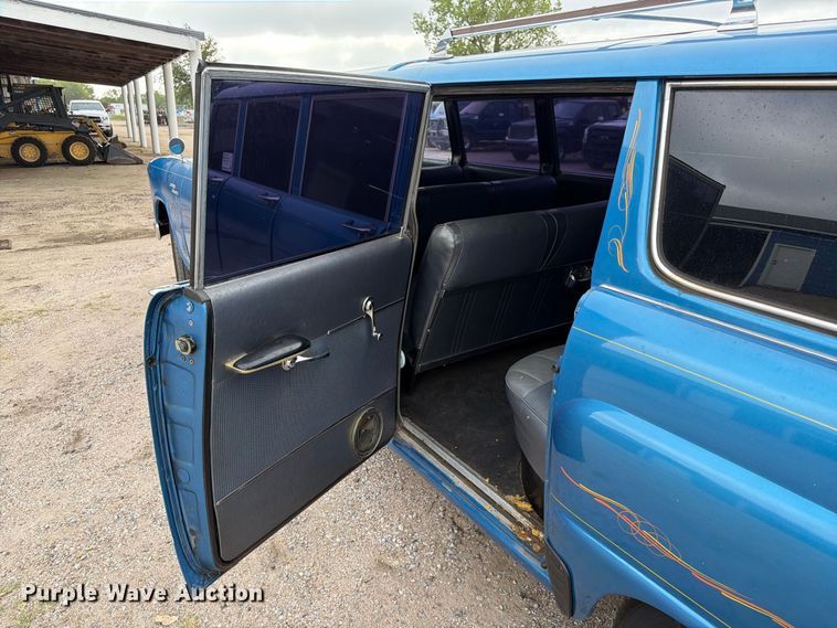image for item FK3776 1965 Checker Aerobus limousine