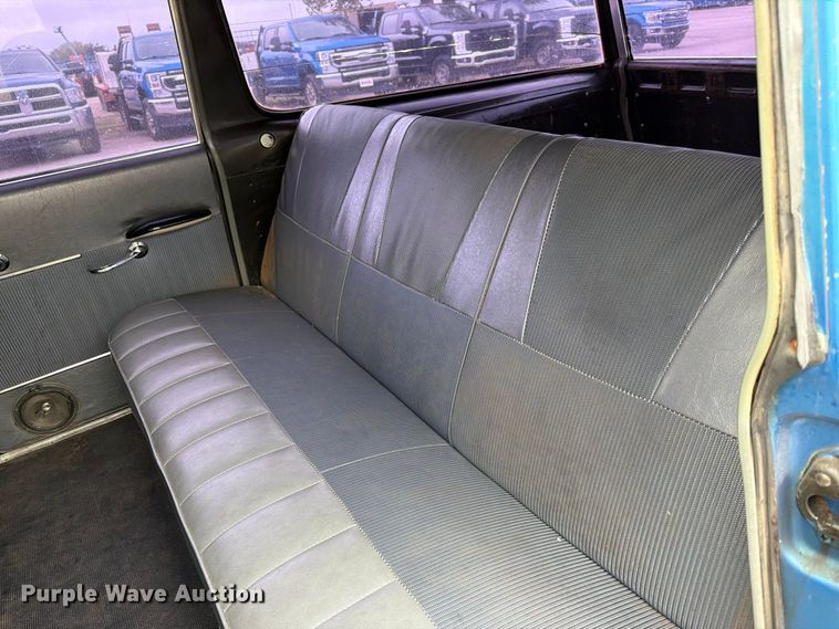image for item FK3776 1965 Checker Aerobus limousine