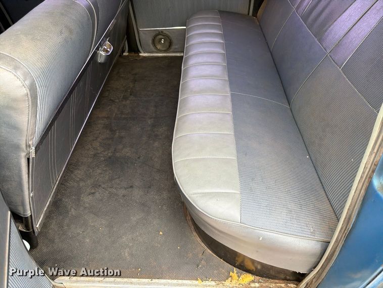 image for item FK3776 1965 Checker Aerobus limousine