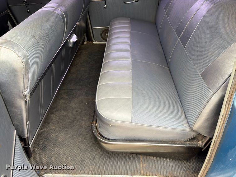 image for item FK3776 1965 Checker Aerobus limousine