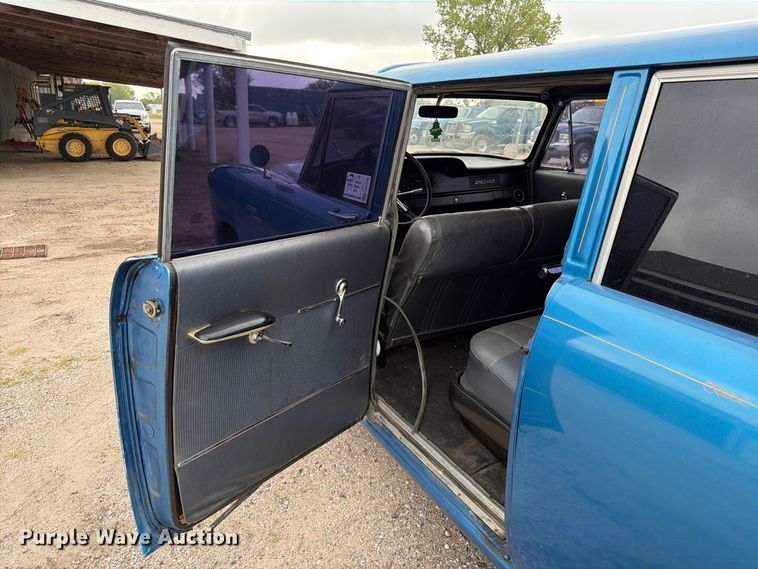 image for item FK3776 1965 Checker Aerobus limousine