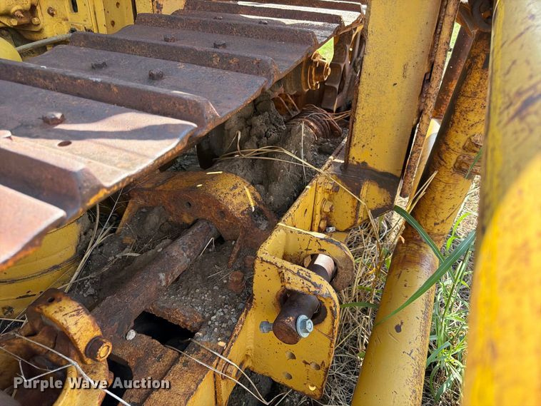image for item FK3778 1949 Caterpillar D4 pipelayer