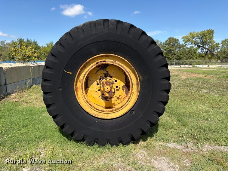 image for item FK3779 Axle and tires