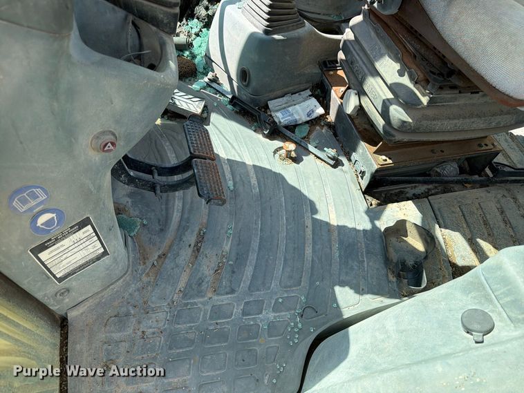 image for item FK3781 2002 New Holland LB75 backhoe