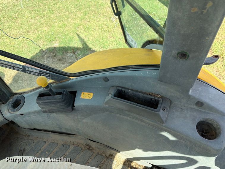 image for item FK3781 2002 New Holland LB75 backhoe