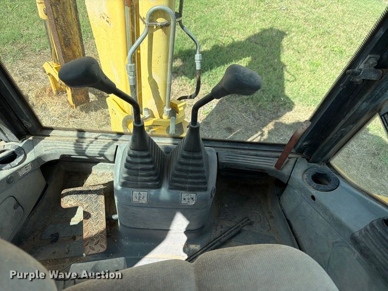 image for item FK3781 2002 New Holland LB75 backhoe