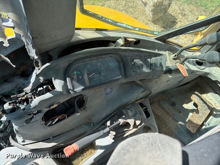 image for item FK3781 2002 New Holland LB75 backhoe